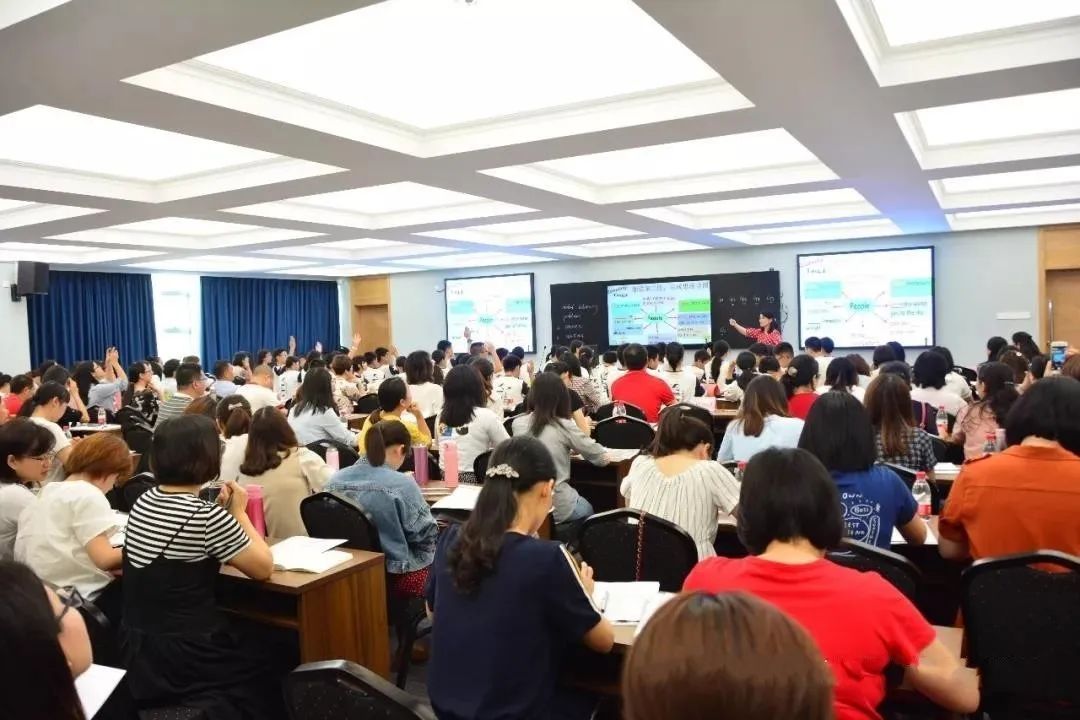 御花苑外國語(yǔ)學(xué)校(圖2) 御花苑外國語(yǔ)學(xué)校(圖2)