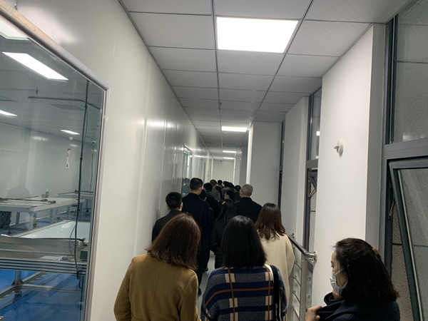 德陽(yáng)市委書(shū)記一行參訪(fǎng)西南泛普信息科技有限公司(圖9) 德陽(yáng)市委書(shū)記一行參訪(fǎng)西南泛普信息科技有限公司(圖9)